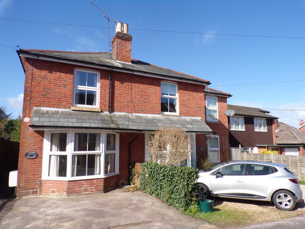 Main image of property: LYNDHURST