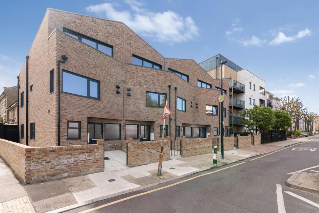 Main image of property: Thomas Road, London, E14