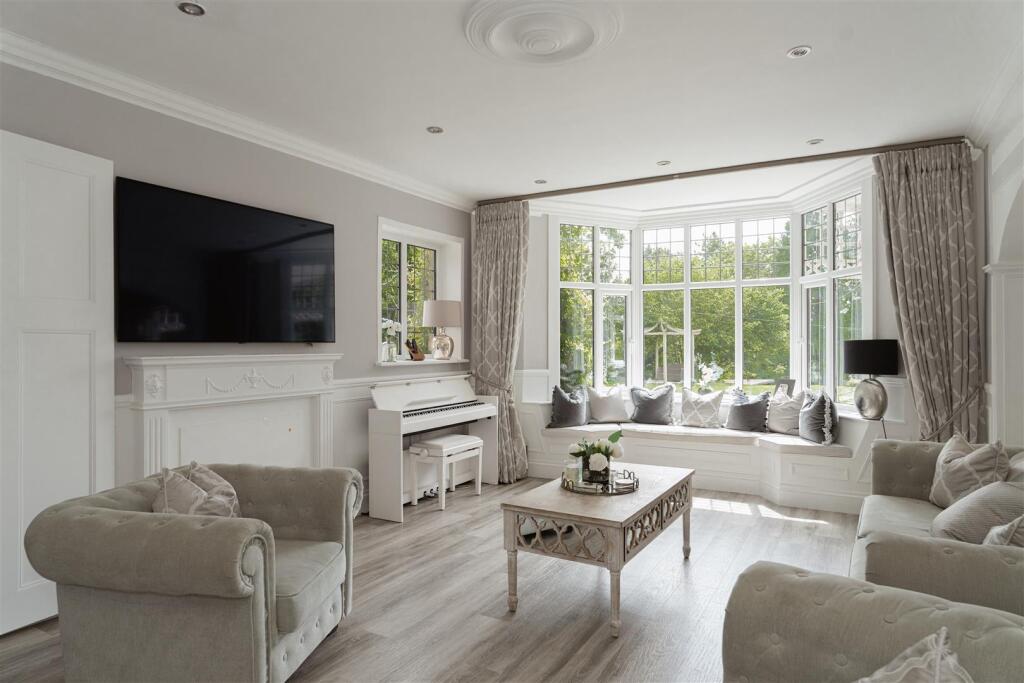 House in Reigate and Banstead, Merstham - View 3
