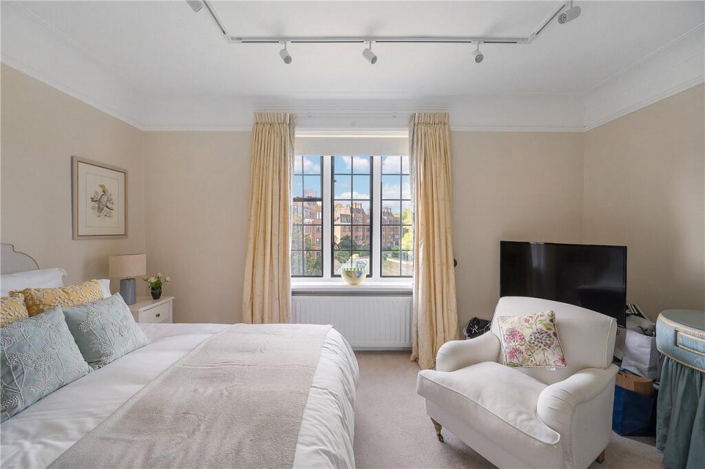 Apartment in London - View 5