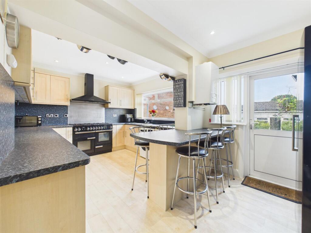 House in Harrow - View 4