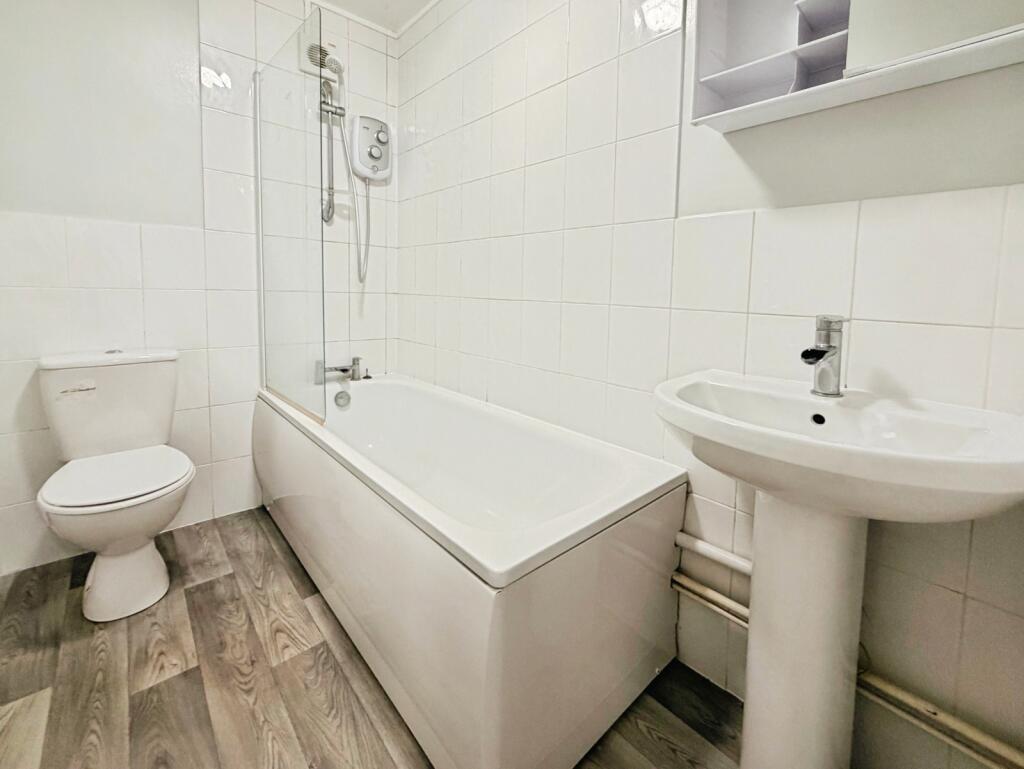 Apartment in Guildford - View 5