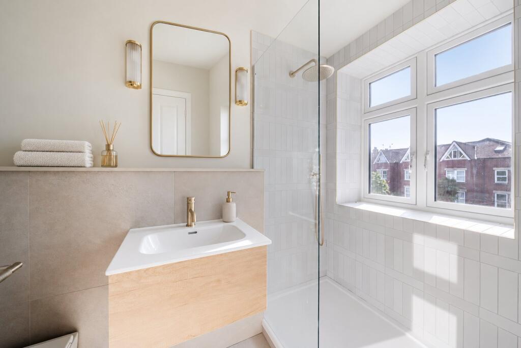 Apartment in London - View 4
