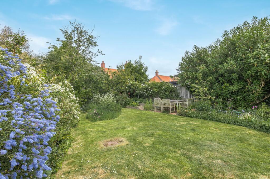 Chain Free in Thornham photo 3