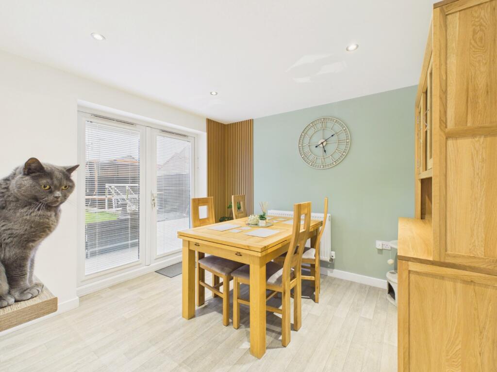 House in Hull, Kingswood - More