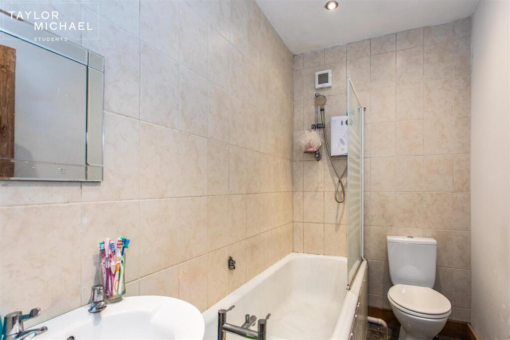 4 bedroom terraced house for rent