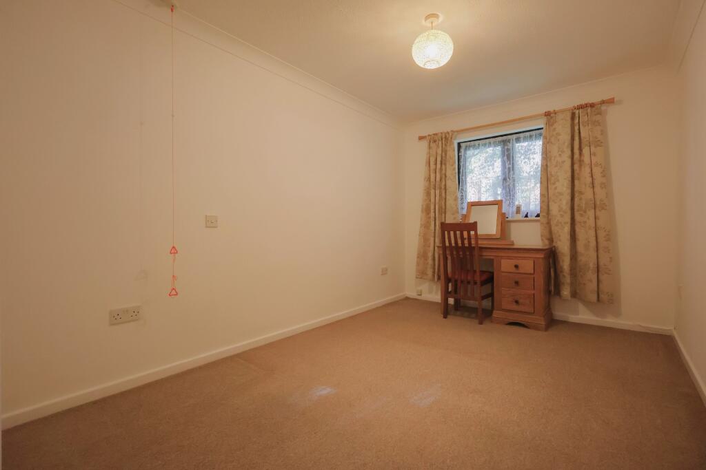 Apartment in Havant, West Leigh - More