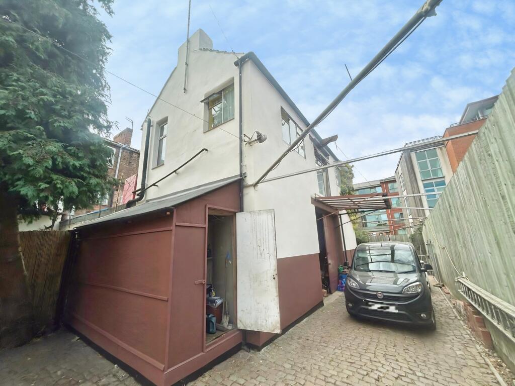 House in Nottingham - View 5
