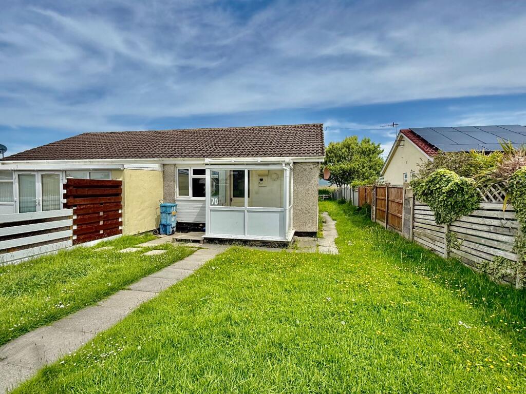 Main image of property: 70 Glan y Mor, Fairbourne, LL38 2LQ