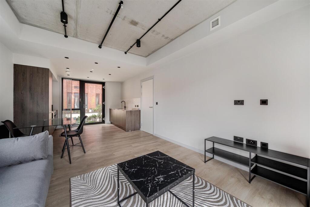 Apartment in Birmingham - More