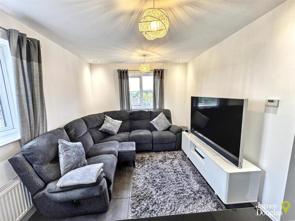 Apartment in Newport, Somerton, Liswerry - View 5