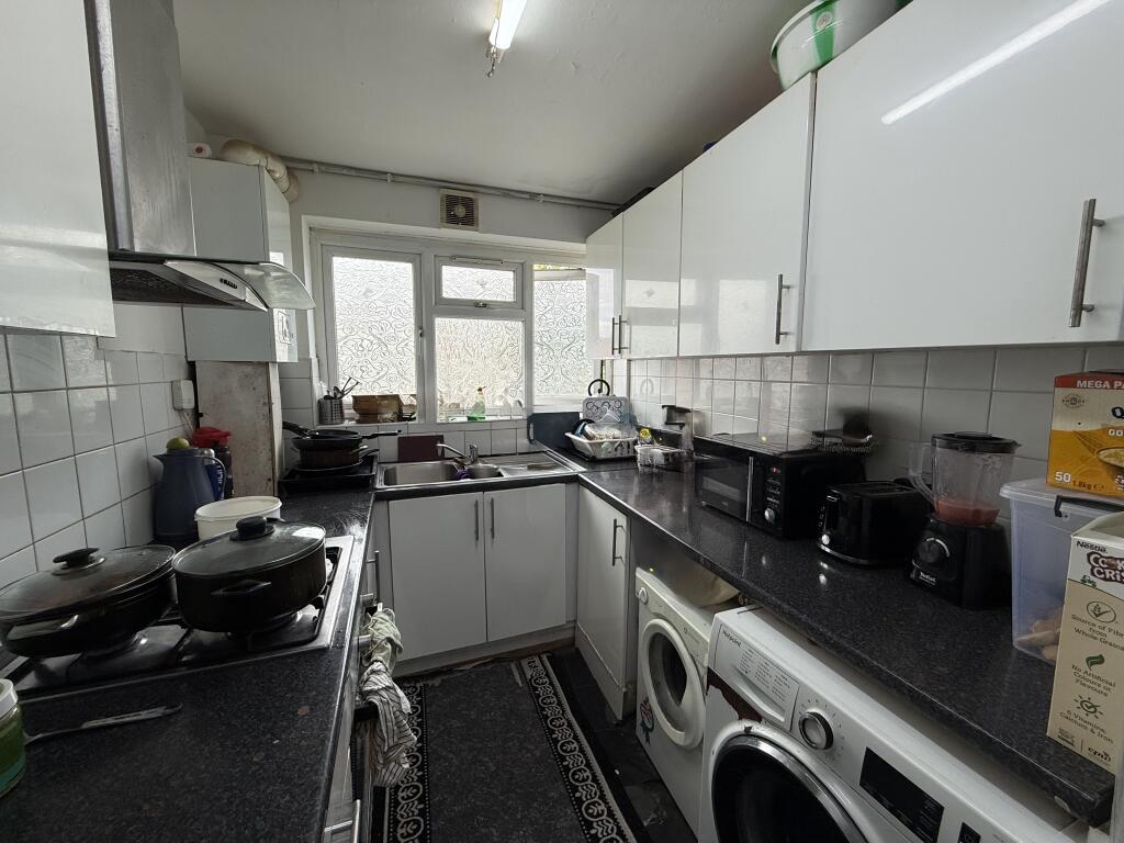 Apartment in Southall - View 5