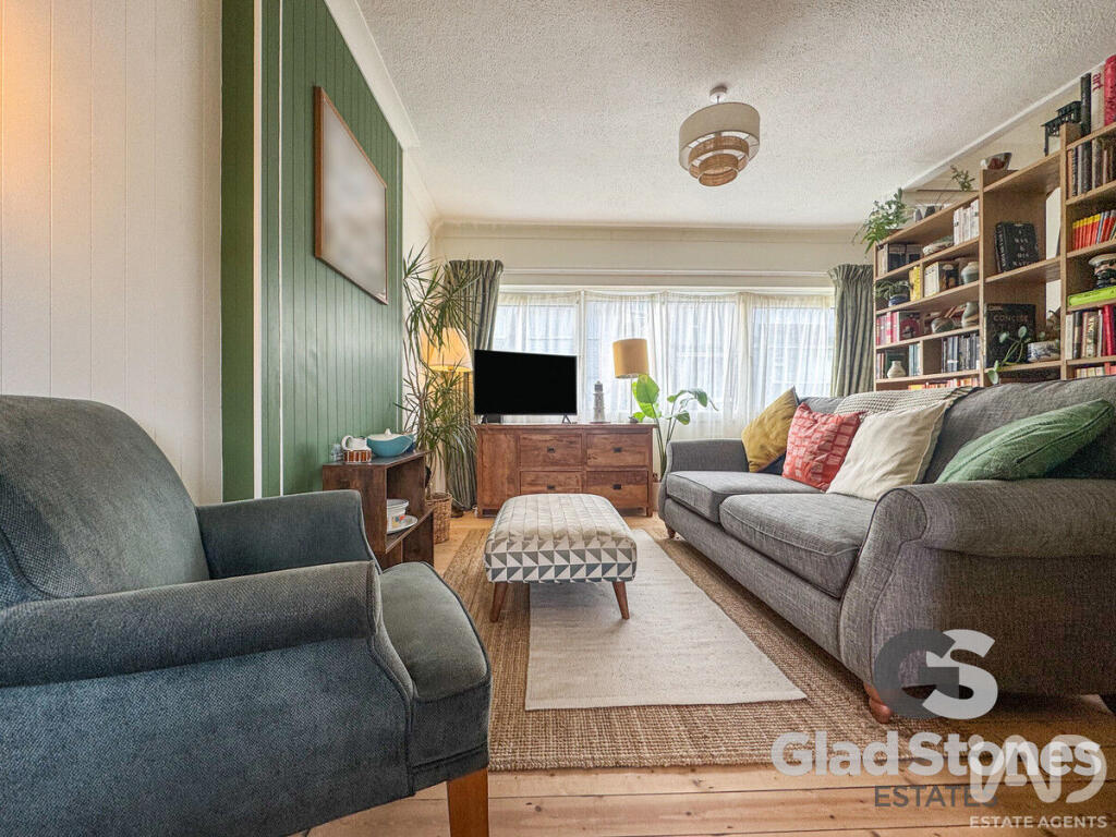 Kennel Hill Close, Plymouth, PL7 Stylish Semi-Detached House in Plympton photo 2