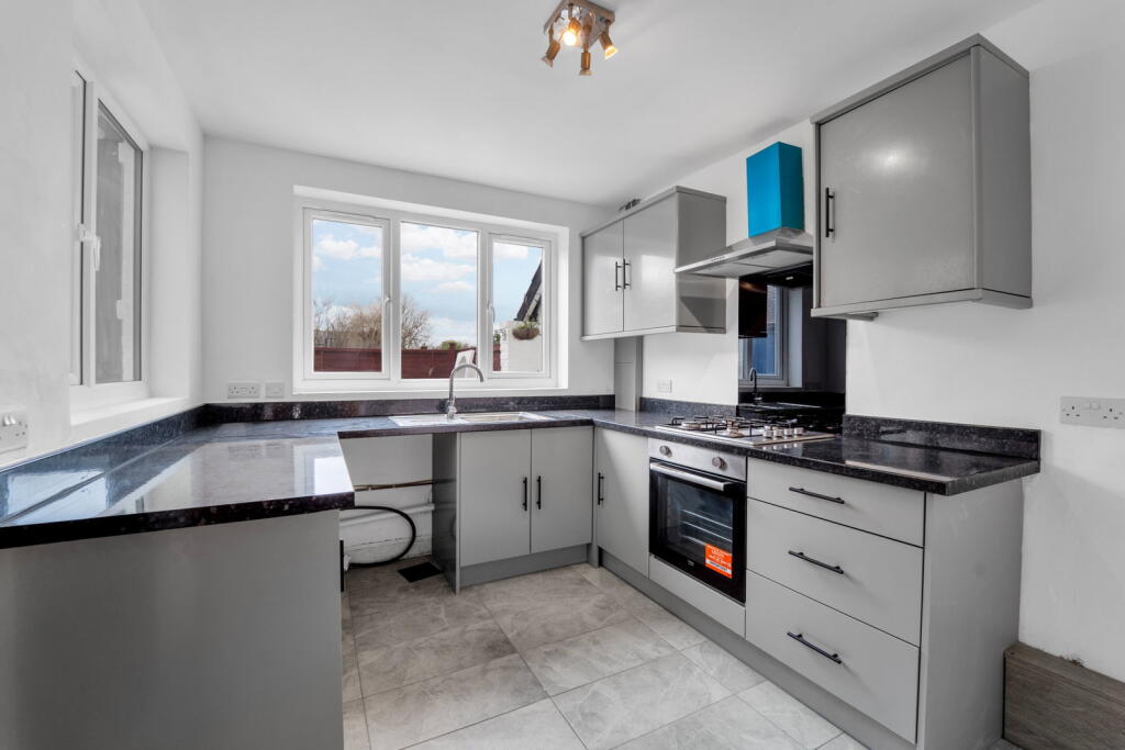 House in Slough - View 3