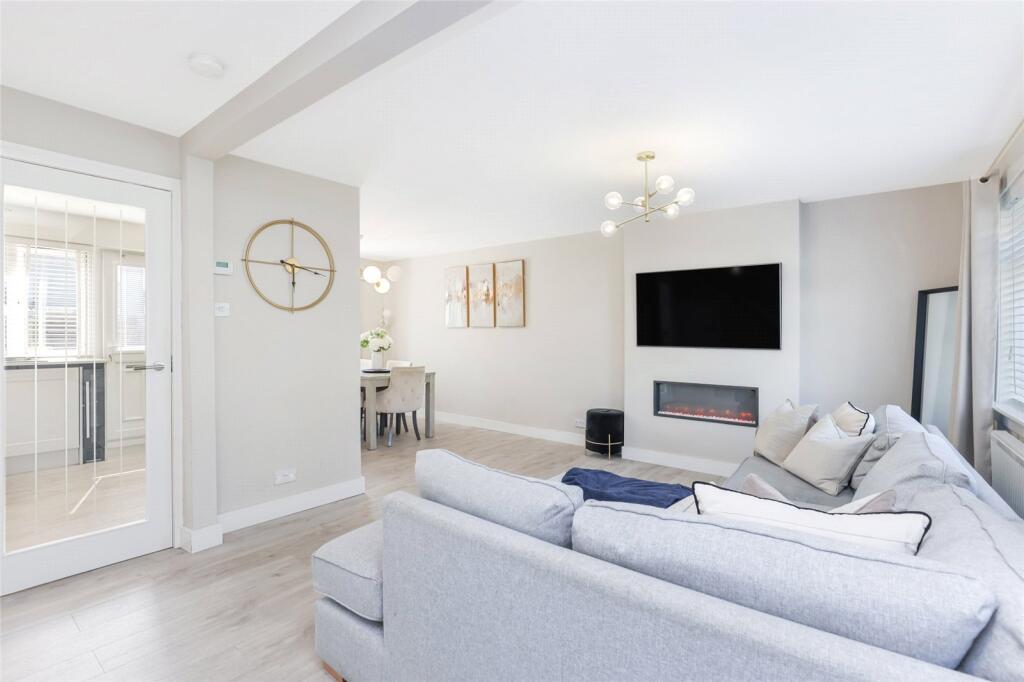 House in Paisley, Gockston - More