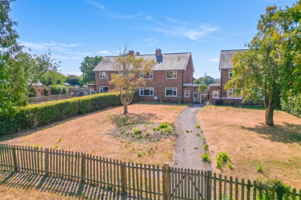 Main image of property: 2 Lime Grove, Newton Regis, B79