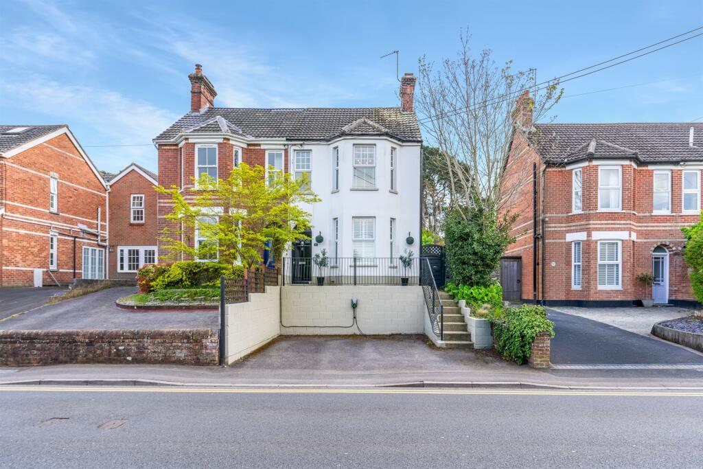Main image of property: Broadstone
