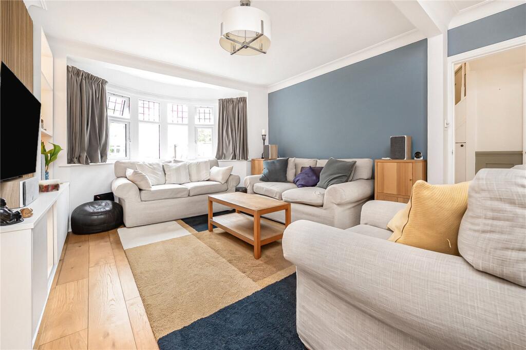 House in Twickenham - More