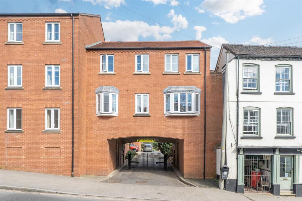 2-bed house on Old Street, Ludlow, £99,950