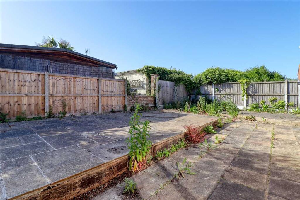 Havering Close, Great Clacton photo 4