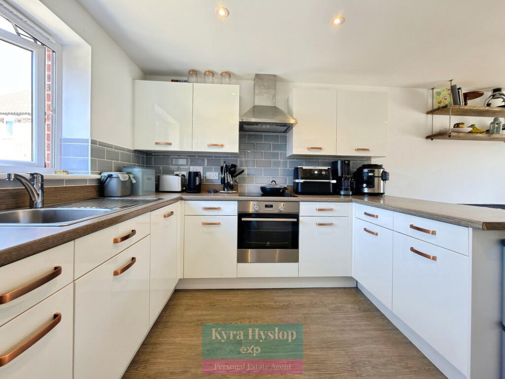 House in Exeter - View 4