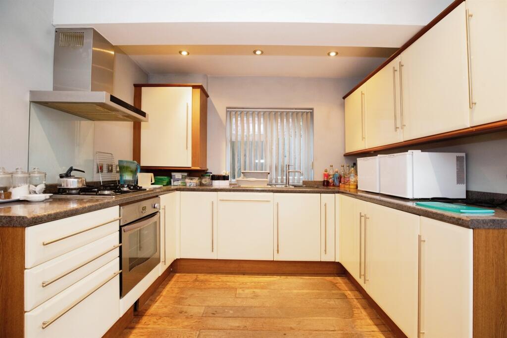 Millers Road, Warwick photo 2