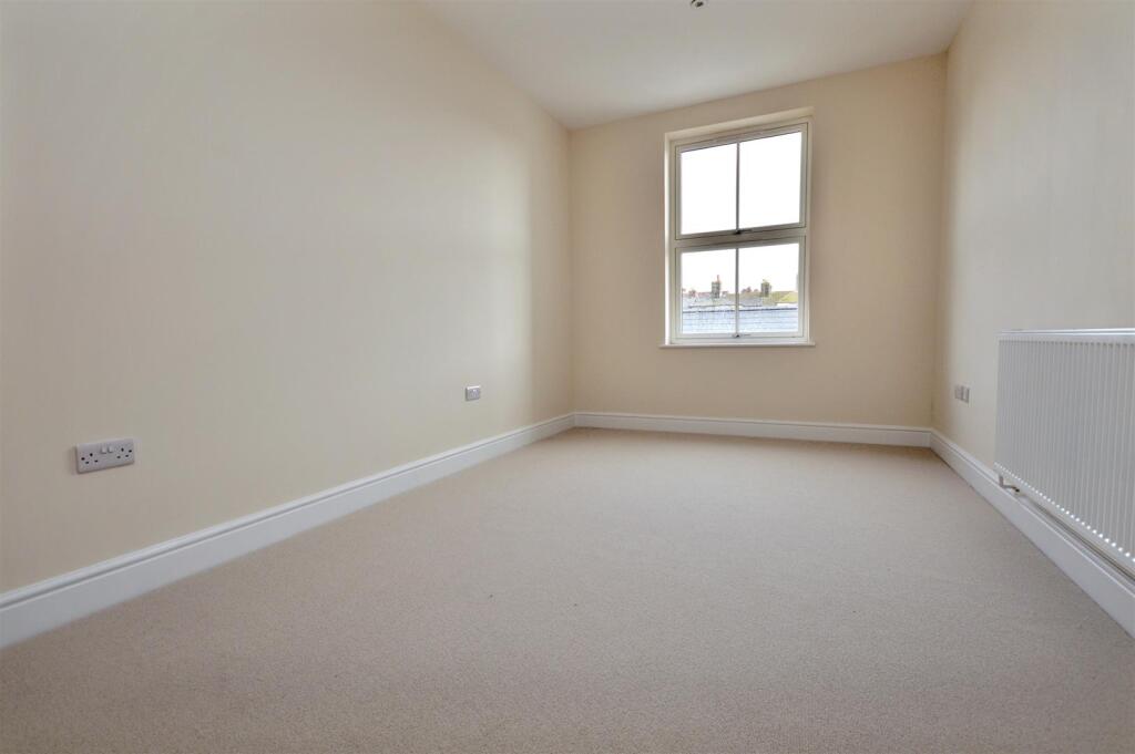 Apartment in Brighton - View 5
