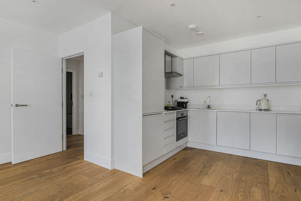 Apartment in Dartford - View 3