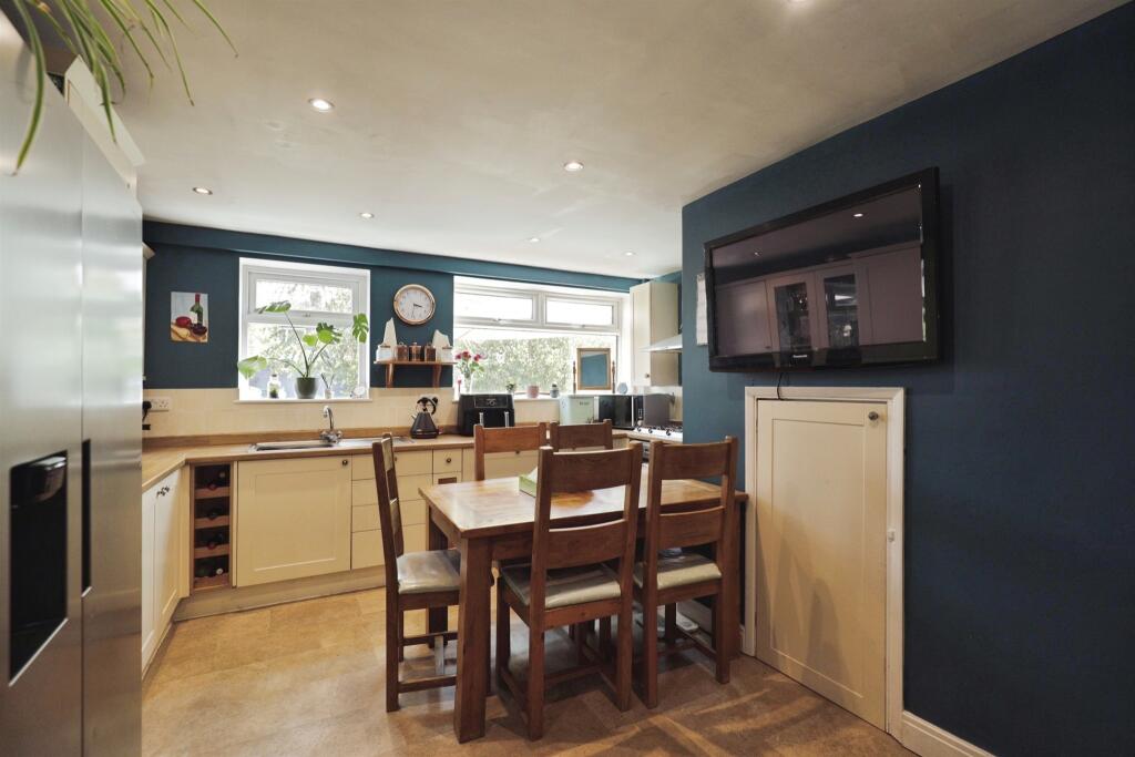 House in Harrogate, Woodfield - View 6