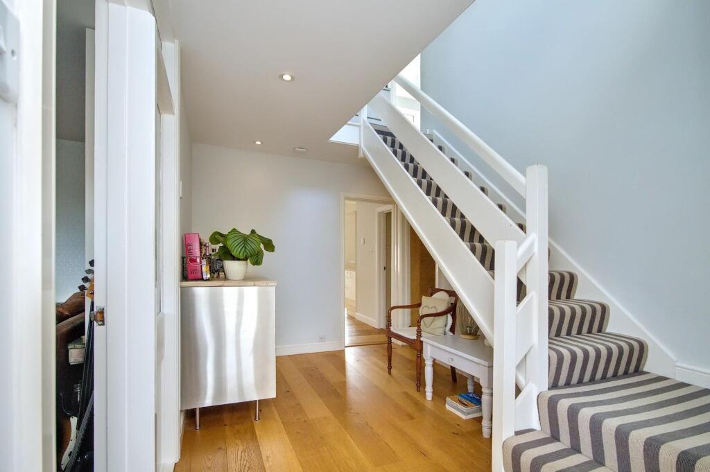 Devonshire Close, Boughton, Northampton – pohled 5
