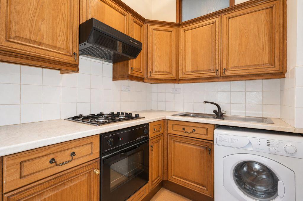 Apartment in London - View 3