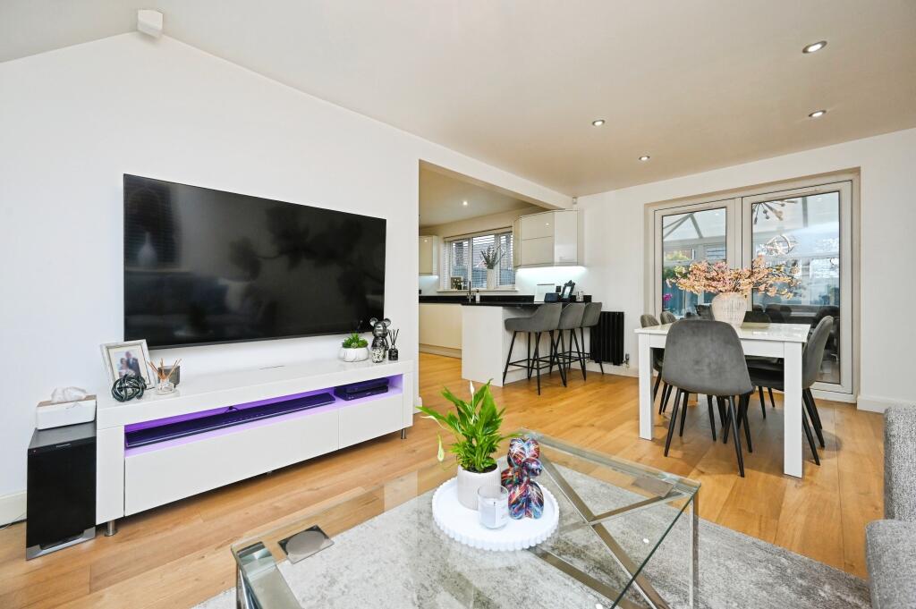 House in Mansfield, Nottinghamshire - View 2