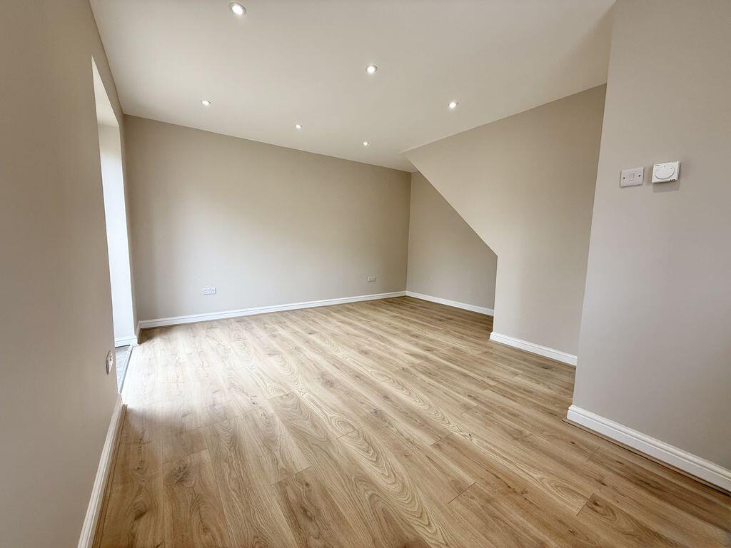 House in Milton Keynes, Far Bletchley, West Bletchley - View 2