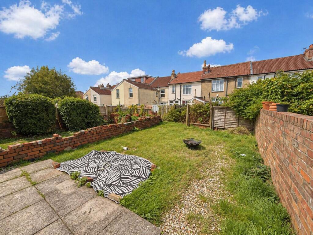 5 bedroom terraced house for rent