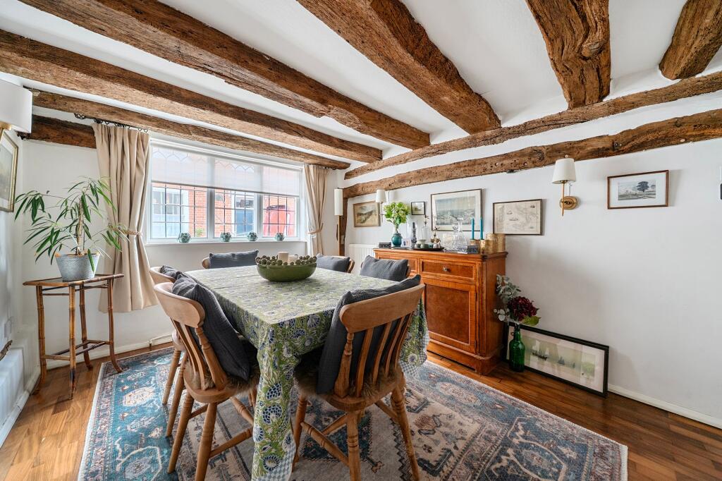 House in Hart, Odiham - View 5