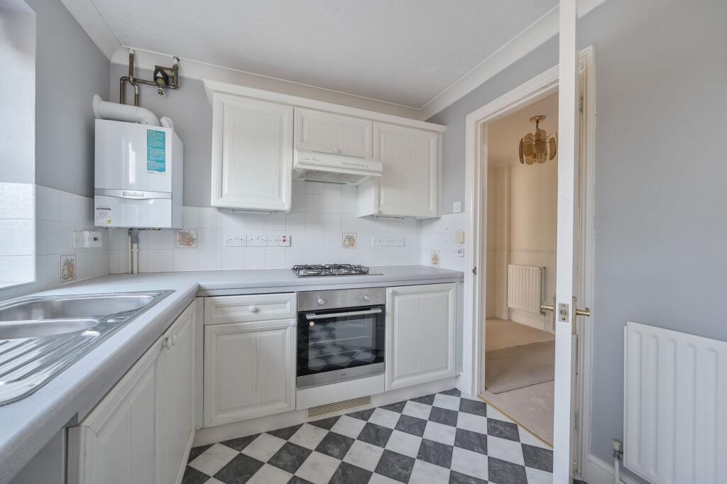 Pilgrims Way, Nyetimber, Bognor Regis PO21 photo 3