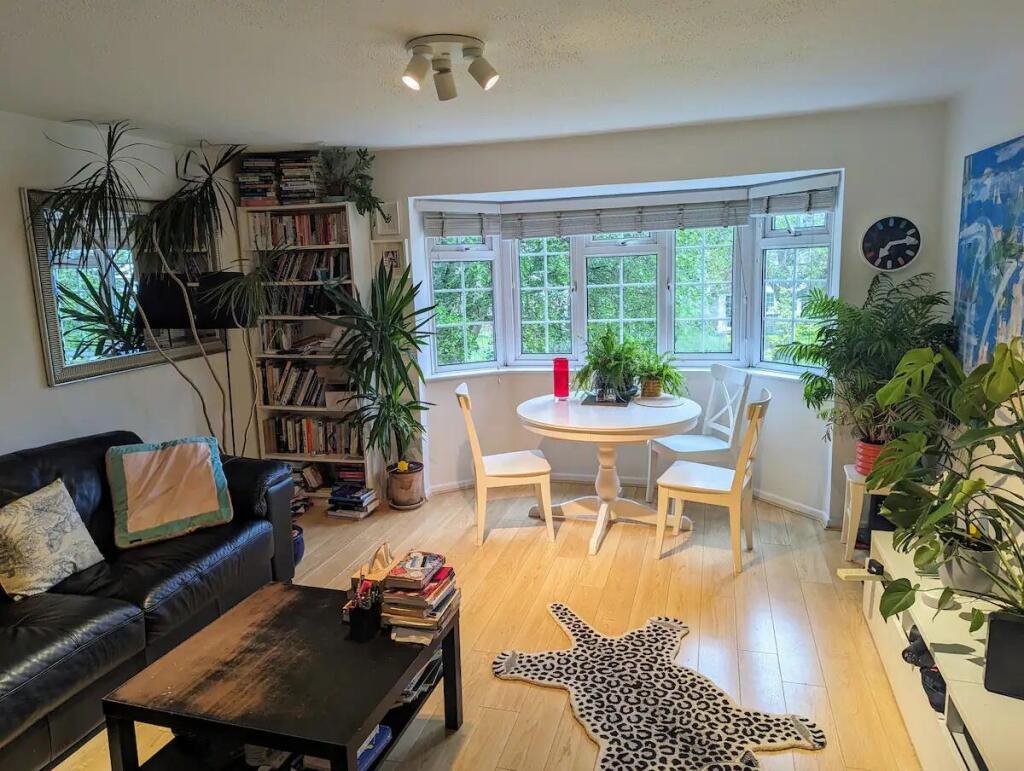 Apartment in Sutton