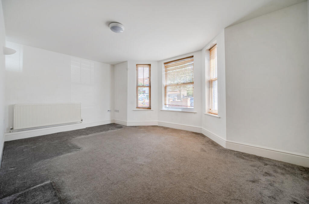 Apartment in Worthing, West Worthing - View 2