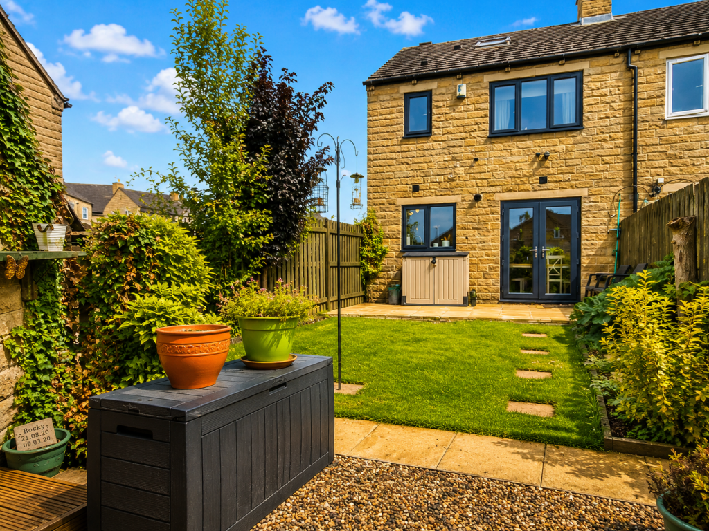 Main image of property: Sharket Head Close, Queensbury, Bradford, BD13 1PD