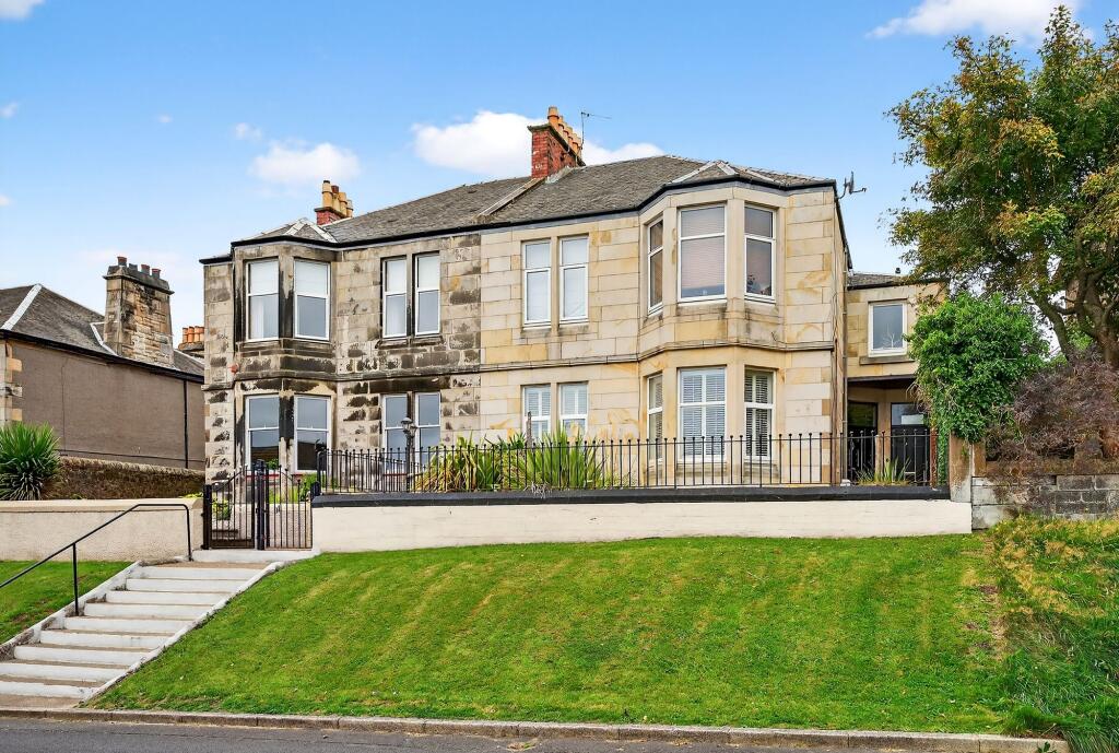 Main image of property: 34 West Road, Irvine, KA12 8RE