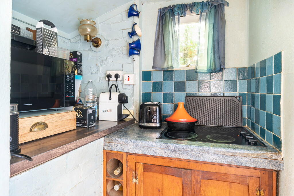Apartment in Basingstoke and Deane, Whitchurch - More