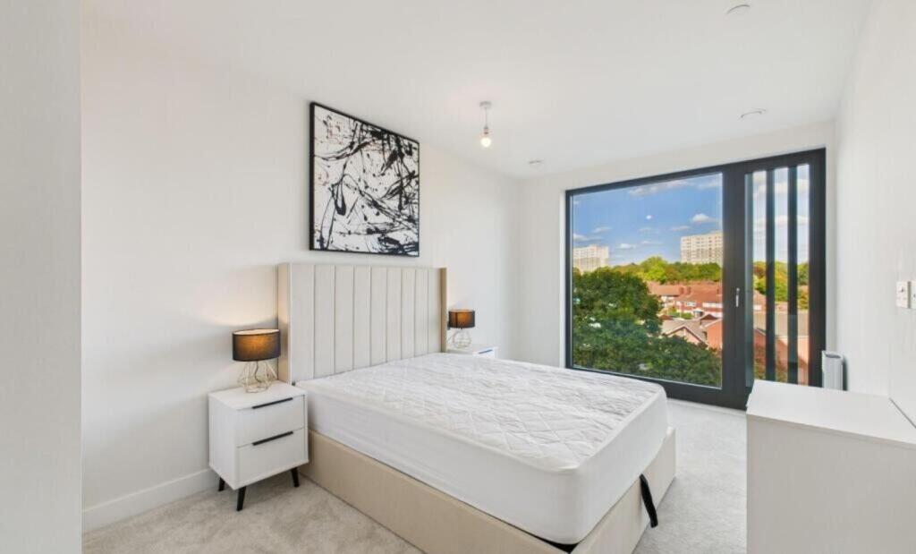 Apartment in Birmingham, West Midlands - View 2