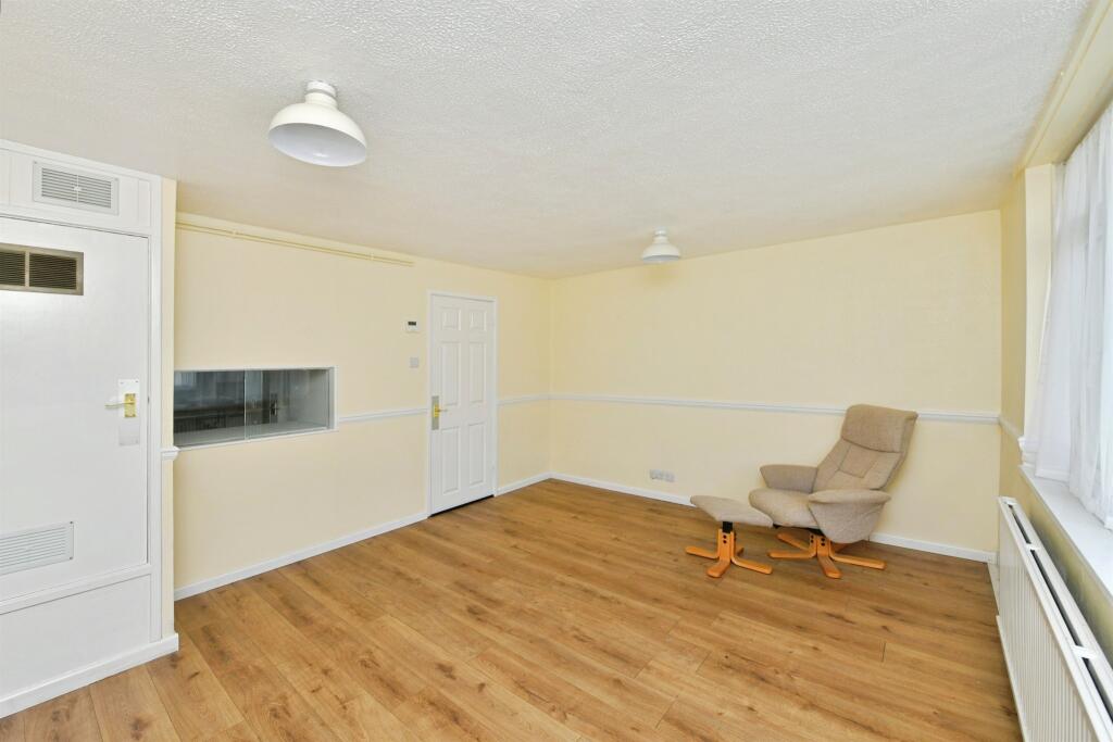 Apartment in Plymouth, Devonport - View 4