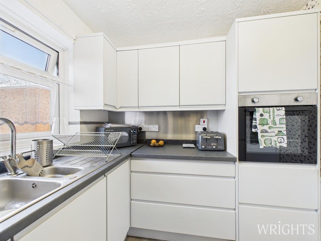 Apartment in Welwyn Hatfield, Hertfordshire - View 5