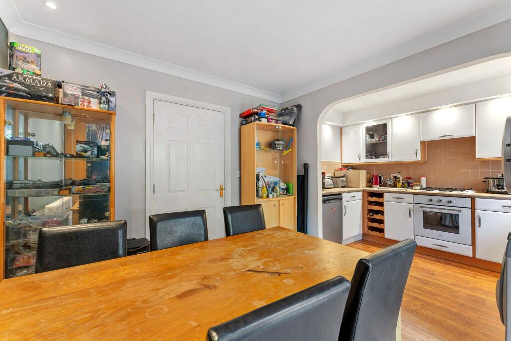 Maplewood Close, Widnes, WA8 photo 4