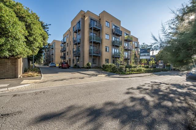 Apartment in Maidenhead, North Town