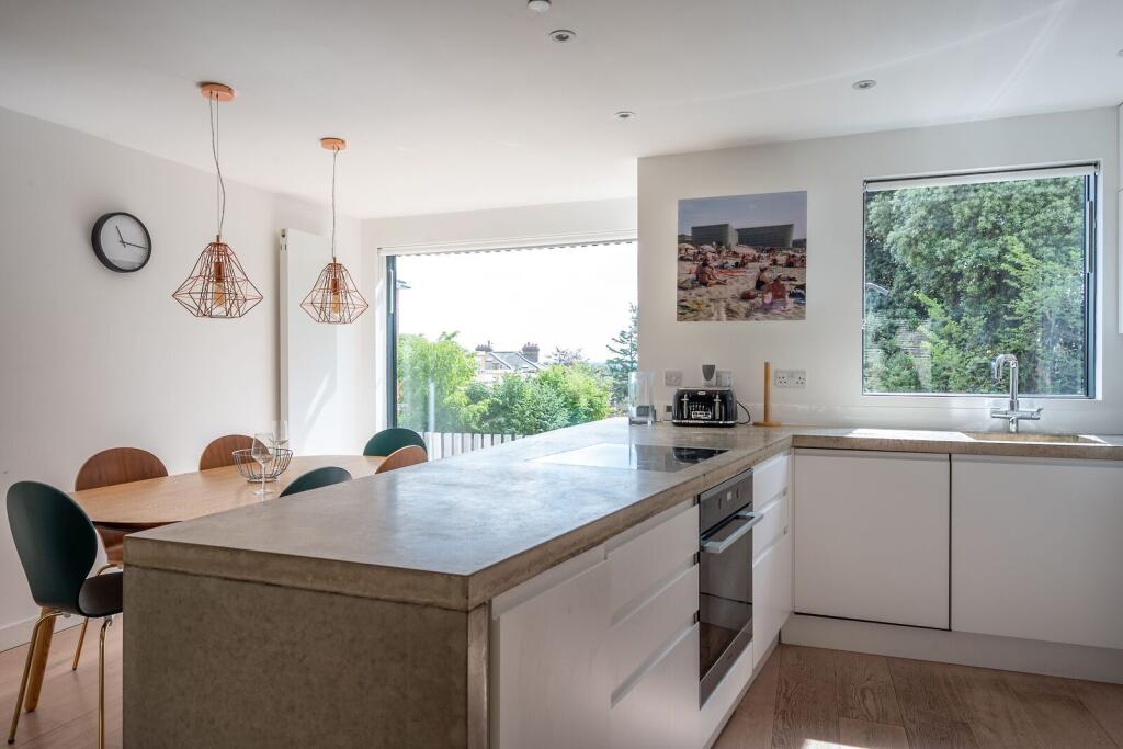 Savona Close, Wimbledon Village, London, SW19 - More