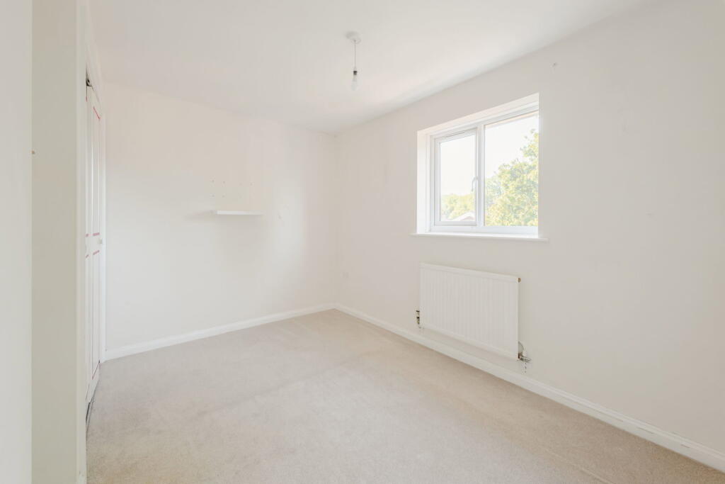 Apartment in Swindon, Central Swindon North - More