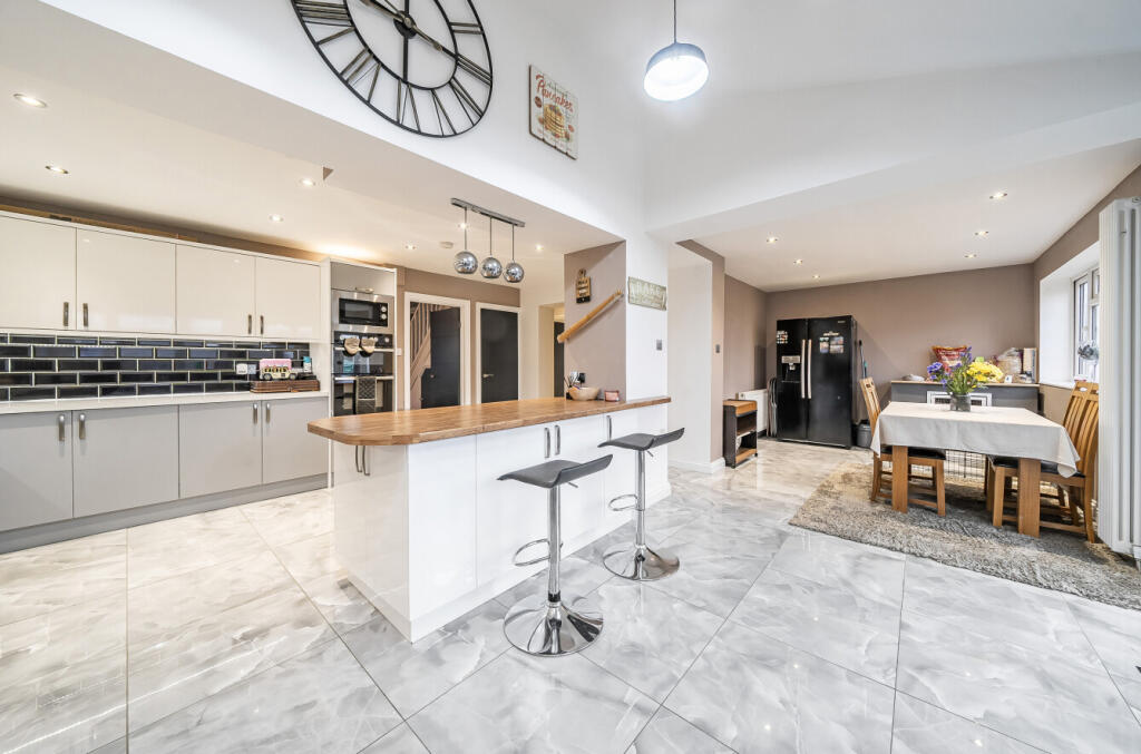 House in Guildford - View 5