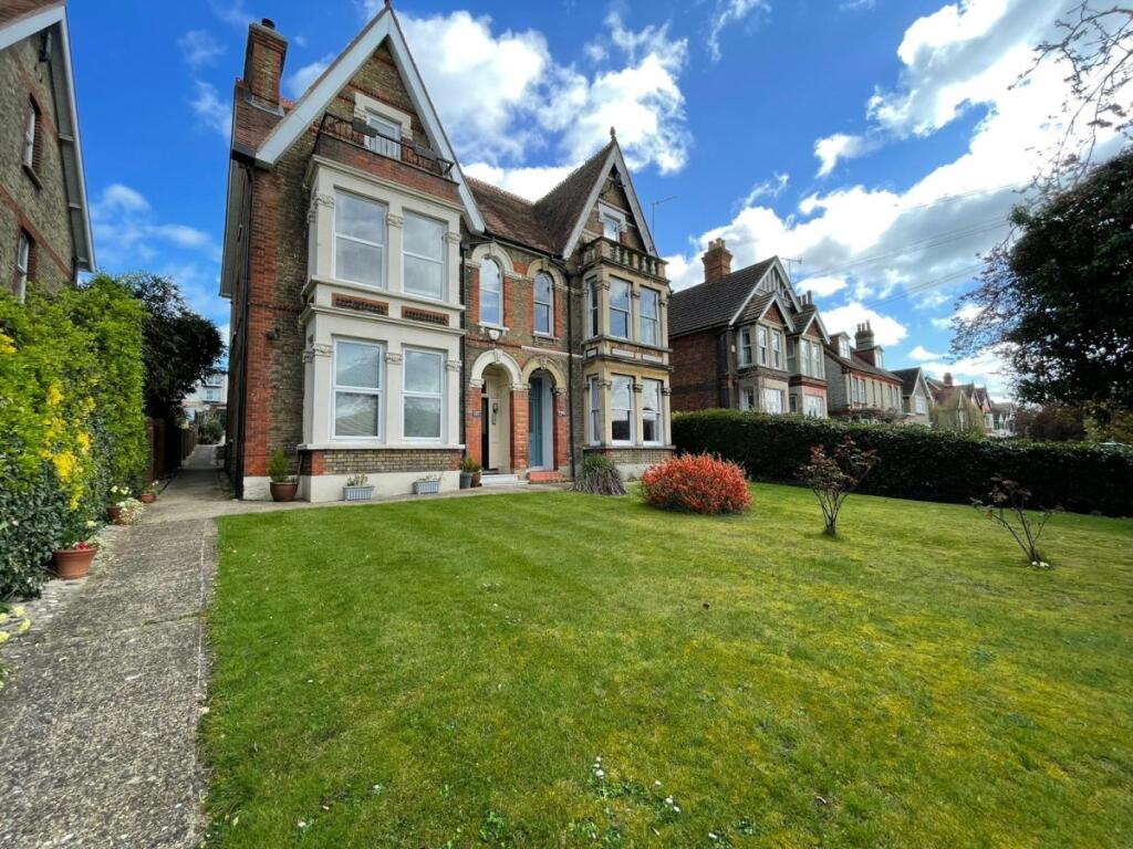 Main image of property: London Road,